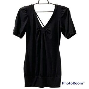 American Rag Womens Black Short Sleeve Cold Shoulder Top V Neck Size Medium USA